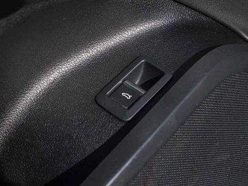 Used 2023 Audi Q5 2.0T Premium w/ Convenience Package image 29