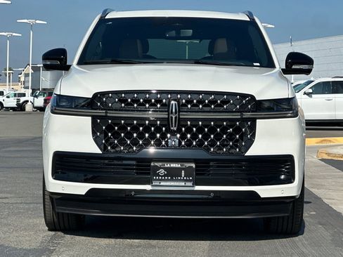 New 2026 Lincoln Navigator Black Label AWD/4WD image 8