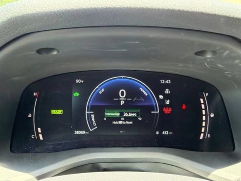 Used 2025 Toyota Camry SE FWD image 14