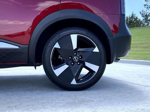 Used 2025 Nissan Kicks SR w/ SR Premium Package AWD/4WD image 23