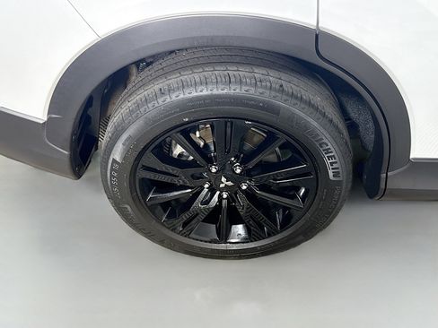 Used 2024 Mitsubishi Eclipse Cross Black Edition image 33