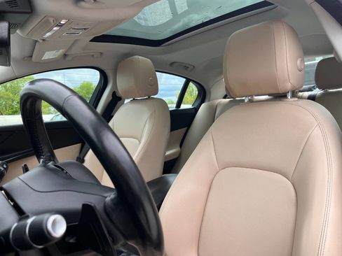 Used 2017 Jaguar XE Premium AWD/4WD image 25