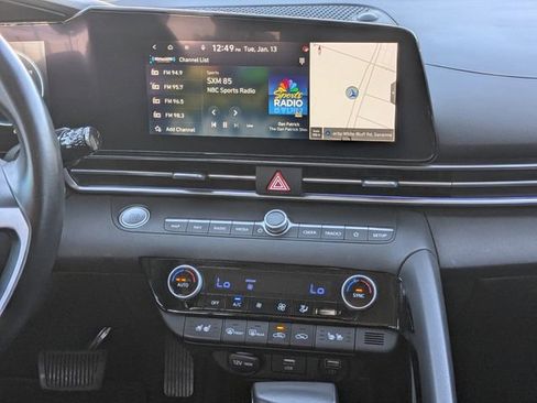 Used 2021 Hyundai Elantra Limited image 21