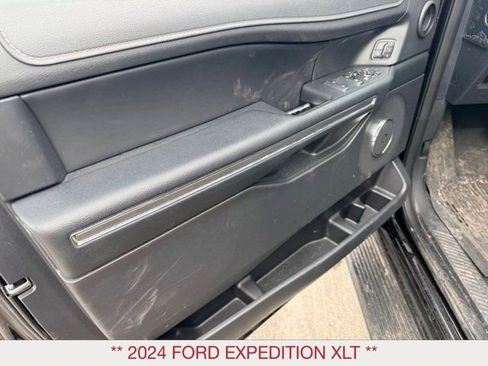 Used 2024 Ford Expedition XLT image 13