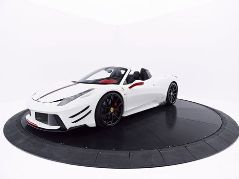 Used 2014 Ferrari 458 Spider RWD image 27