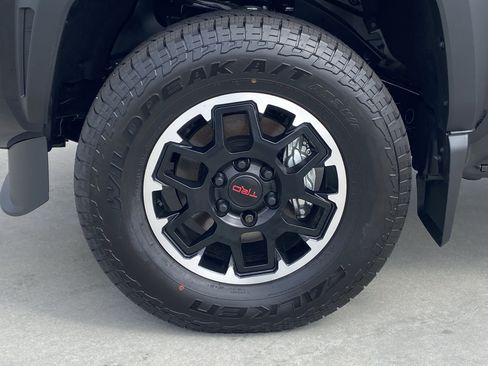 New 2025 Toyota Tacoma TRD Off-Road image 8