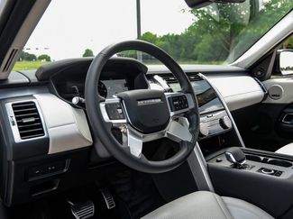 Used 2025 Land Rover Discovery Dynamic SE AWD/4WD video 2