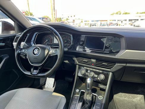 Used 2019 Volkswagen Jetta R-Line FWD image 14