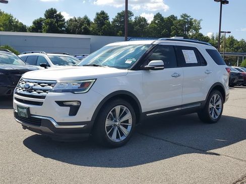 Used 2018 Ford Explorer Limited w/ Equipment Group 301A FWD image 3