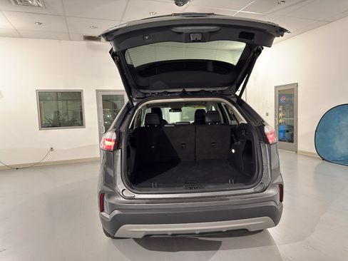 Used 2024 Ford Edge SEL w/ Convenience Package image 11