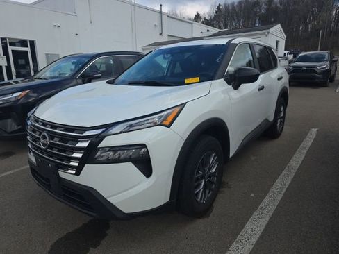 Used 2024 Nissan Rogue S image 8