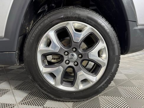 Used 2019 Jeep Compass Limited image 44