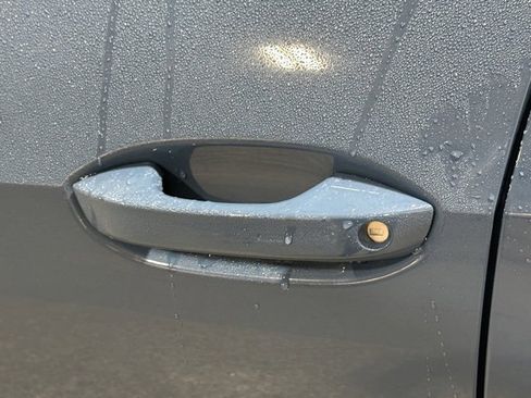 New 2026 Volkswagen Tiguan SE image 12