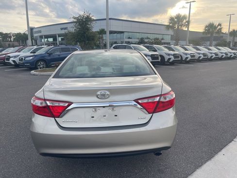 Used 2015 Toyota Camry XLE image 6
