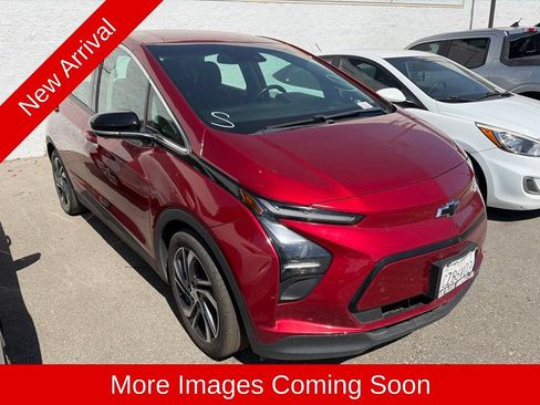 Used 2023 Chevrolet Bolt LT FWD image 1