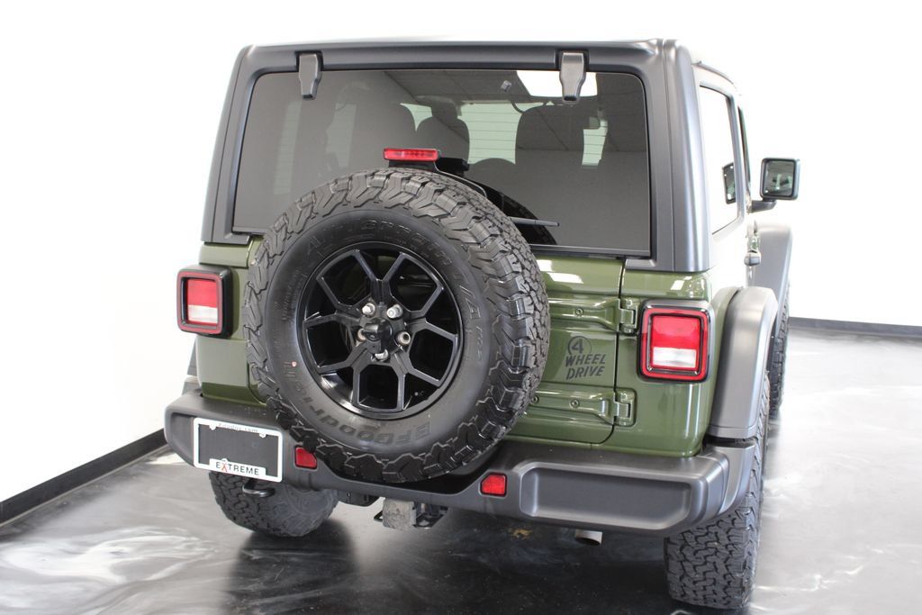 Used 2024 Jeep Wrangler Sport AWD/4WD image 4