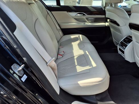 Used 2020 BMW 740i w/ Premium Package RWD image 14