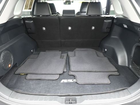 Used 2019 Toyota RAV4 Limited image 13