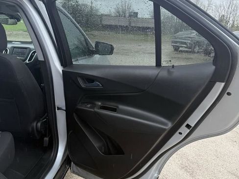 Used 2022 Chevrolet Equinox LT w/ Driver Convenience Package image 25