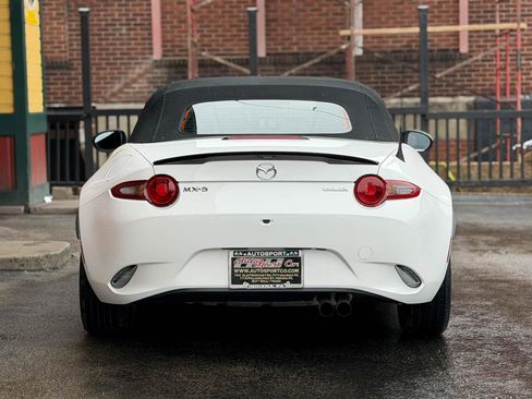 Used 2020 MAZDA MX-5 Miata Sport image 6