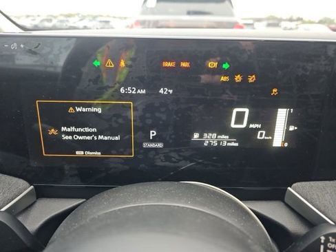 Used 2025 Nissan Kicks SV AWD/4WD image 13
