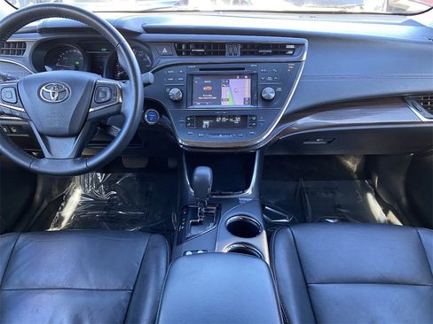 Used 2015 Toyota Avalon Limited image 16
