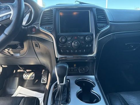 Used 2018 Jeep Grand Cherokee SRT image 12