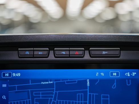 Certified 2023 Ford F150 Lariat w/ Equipment Group 502A High image 32