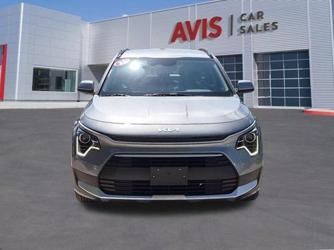 Used 2025 Kia Niro LX FWD image 2