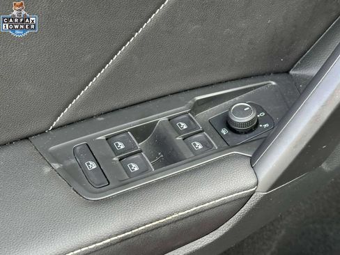 Used 2024 Volkswagen Tiguan SE w/ Panoramic Sunroof Package AWD/4WD image 16