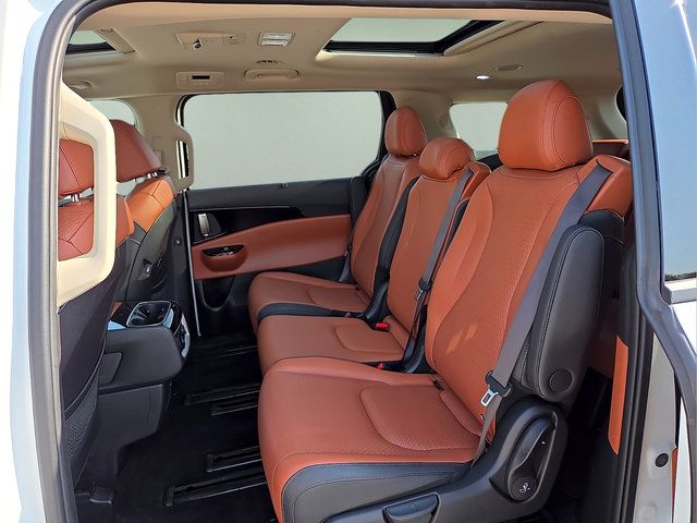 Used 2024 Kia Carnival SX Prestige FWD image 14