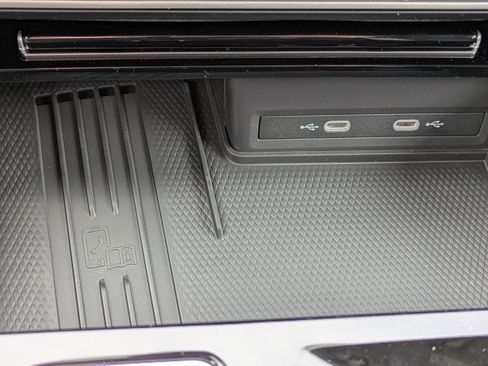 New 2026 Volkswagen Atlas Peak Edition image 24