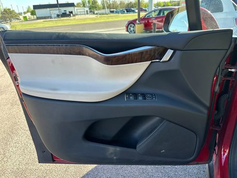Used 2017 Tesla Model X P100D image 28
