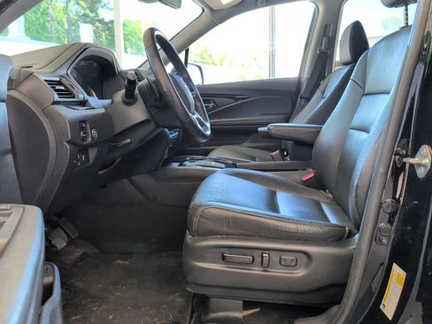 Used 2020 Honda Pilot Touring image 6