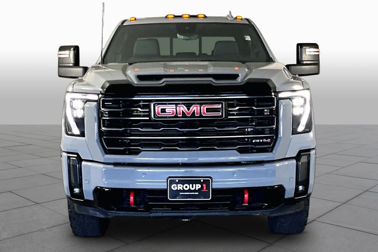 Used 2024 GMC Sierra 2500 AT4 w/ AT4 Premium Plus Package AWD/4WD image 4