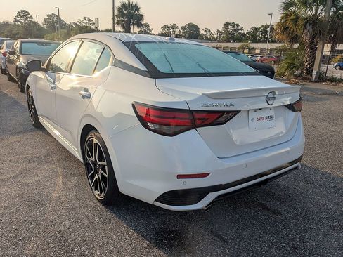 Used 2025 Nissan Sentra SR FWD image 6