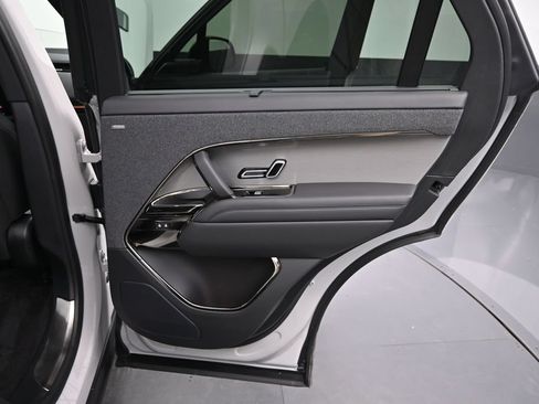 Used 2024 Land Rover Range Rover Sport SE AWD/4WD image 12