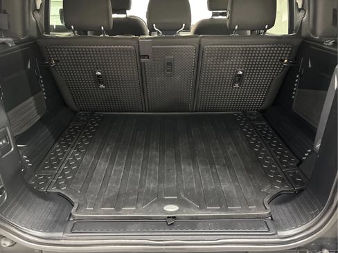 Used 2020 Land Rover Defender 110 AWD/4WD image 16