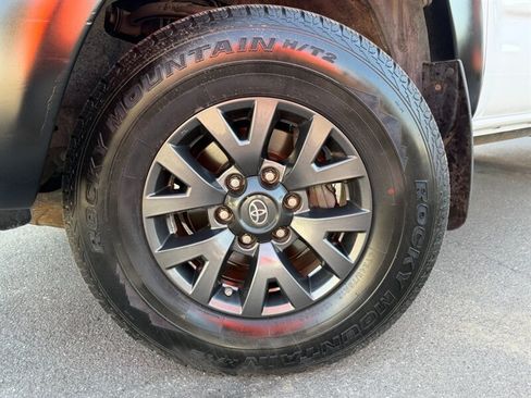Used 2006 Toyota Tacoma PreRunner w/ Standard Pkg #2 RWD image 10
