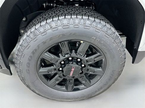 New 2026 GMC Sierra 2500 AT4 w/ AT4 Premium Plus Package image 33