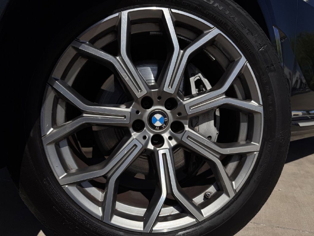 Used 2023 BMW X7 xDrive40i AWD/4WD image 9