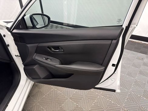 Used 2024 Nissan Sentra S image 15