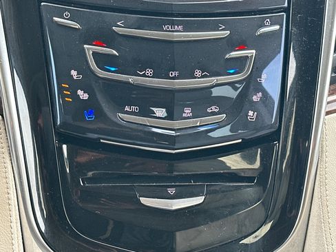 Used 2017 Cadillac Escalade Luxury RWD image 15