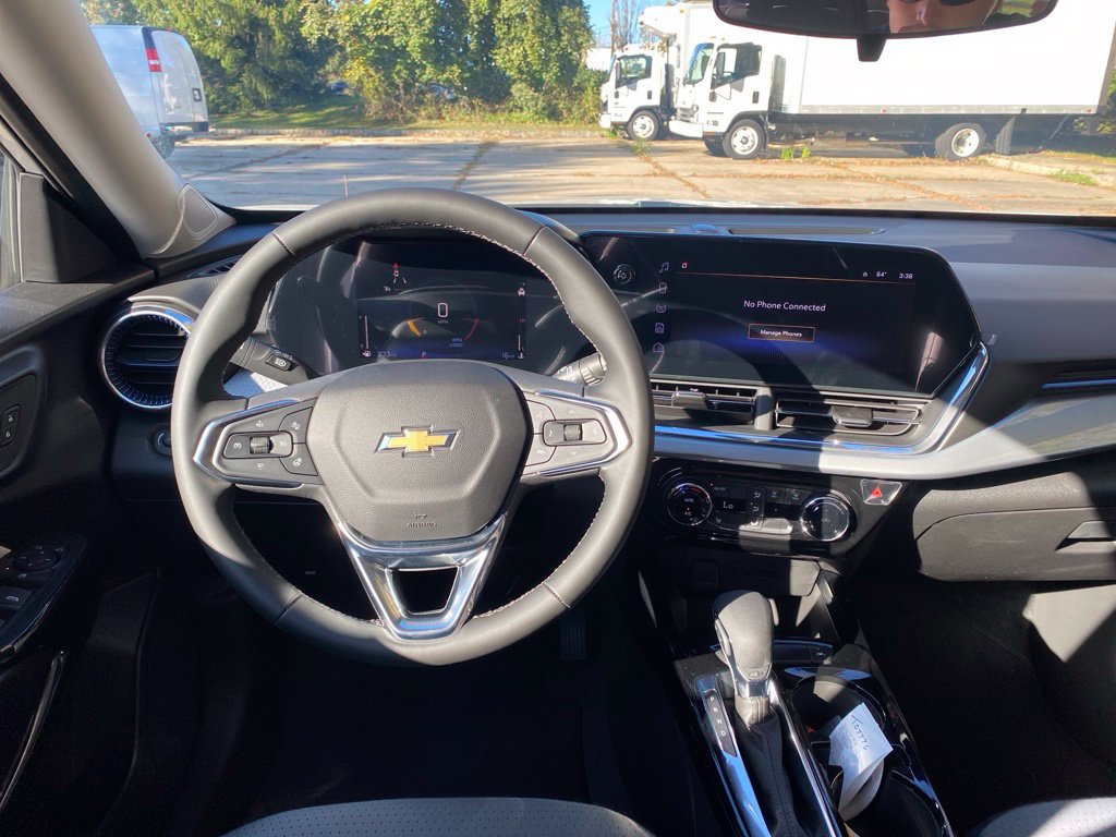 New 2026 Chevrolet Trax LT w/ LT Convenience Package FWD image 10