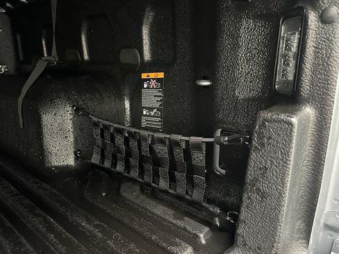 Used 2023 Chevrolet Silverado 1500 LTZ w/ LTZ Convenience Package II AWD/4WD image 9