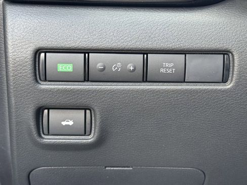 New 2025 Nissan Sentra SV w/ Trunk Package image 9