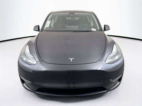 Used 2025 Tesla Model Y Long Range AWD/4WD image 9