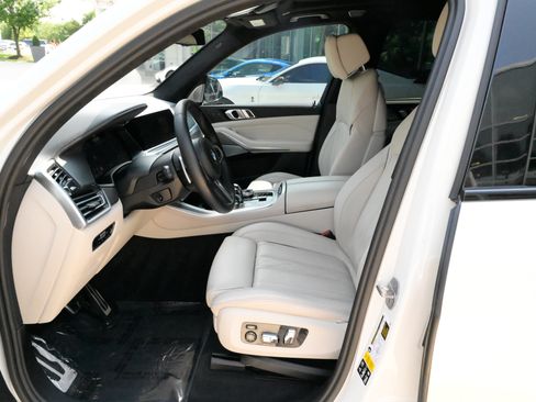 Used 2022 BMW X5 M50i w/ Executive Package AWD/4WD image 17