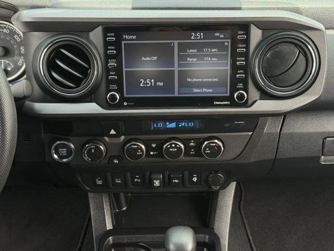 Used 2023 Toyota Tacoma TRD Off-Road w/ Technology Package AWD/4WD image 17