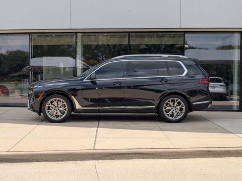 Used 2023 BMW X7 xDrive40i image 2